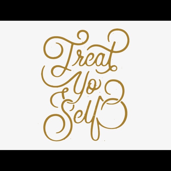 Meet your Posher, Mandy - Picture 2 of 12